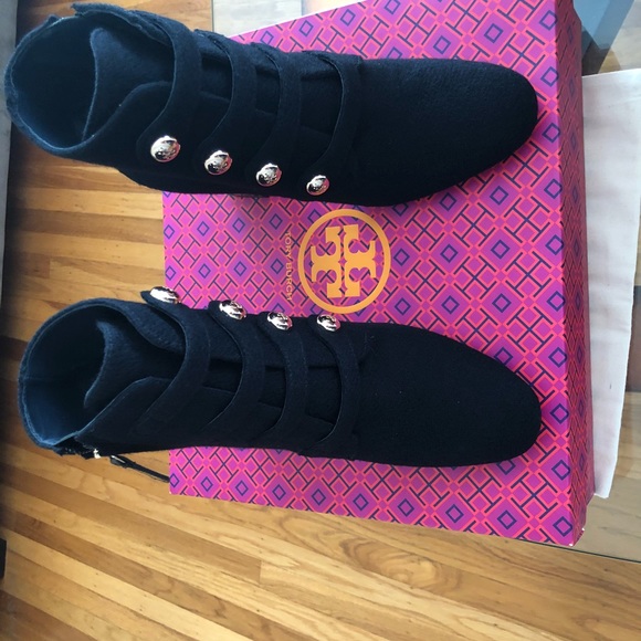 Brand new ToryBurch shoes out of box with tags - Picture 2 of 5